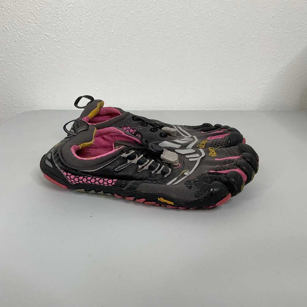Vibram FiveFingers Bikila LS Womens 37 Barefoot Running Shoes Grey Pink W3753